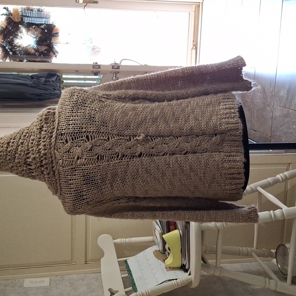 "CHELSEA AND VIOLET" SZ. L., Brown acrylic, button down cardigan. - Picture 4 of 16